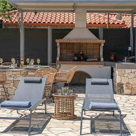 Aggeliki - F&a Golden Stone Villa *