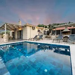 Aggeliki - F&a Golden Stone Villa *